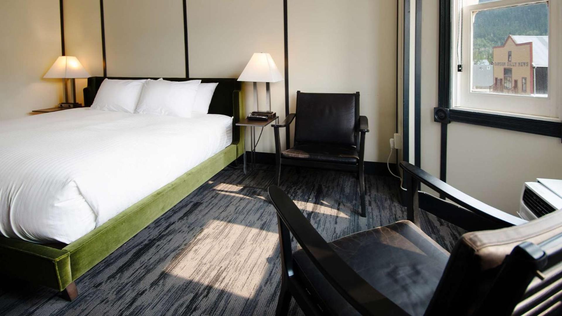 Midnight Sun, A Coast Hotel Dawson City Exterior foto