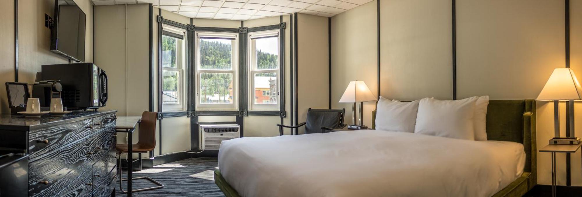 Midnight Sun, A Coast Hotel Dawson City Exterior foto